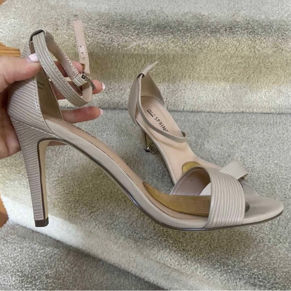 Beige heels